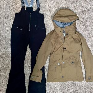 Ski Snowboard Bonfire Carhartt Tan Jacket & Black Roxy Summit Snow Bibs Pants XS